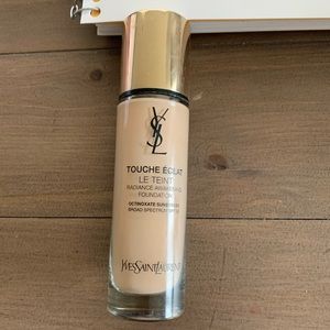 YSL Touché Eclat Le Teint Radiant Foundation